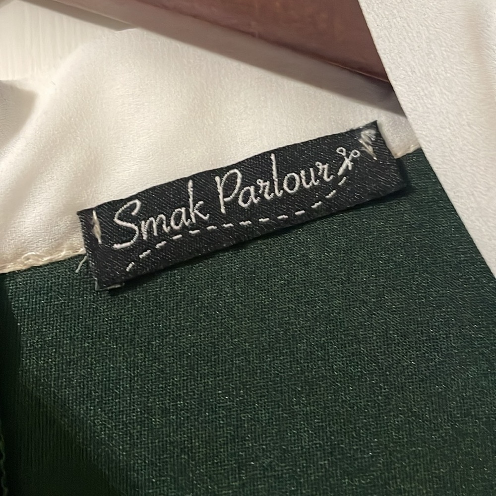 Smak Parlour Chic Green and White Formal Dress Size 4X - Picture 3 of 8